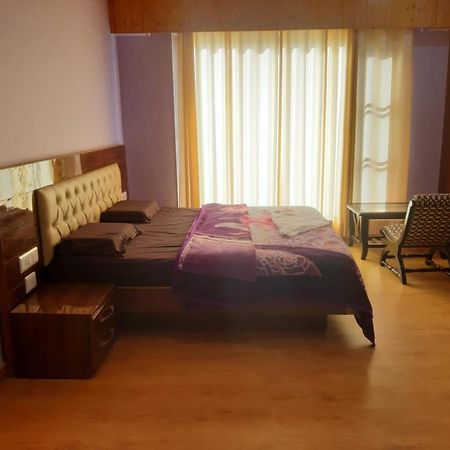 Destiny Hotel Solan Esterno foto
