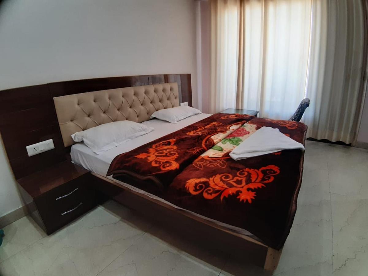 Destiny Hotel Solan Esterno foto