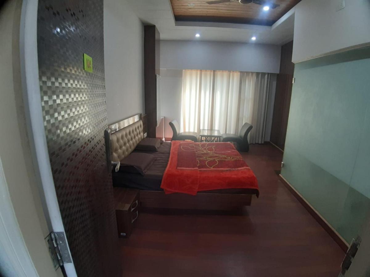 Destiny Hotel Solan Esterno foto