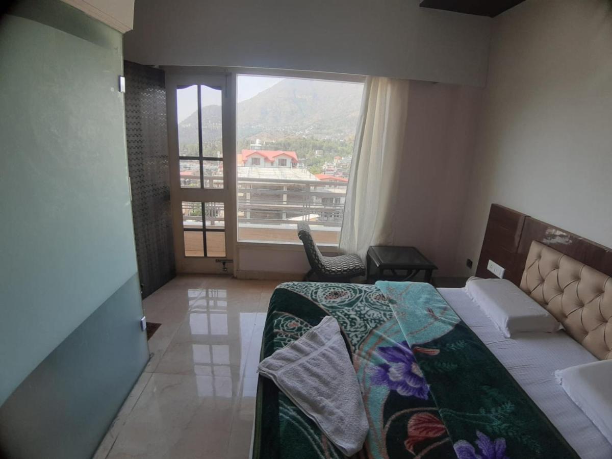 Destiny Hotel Solan Esterno foto