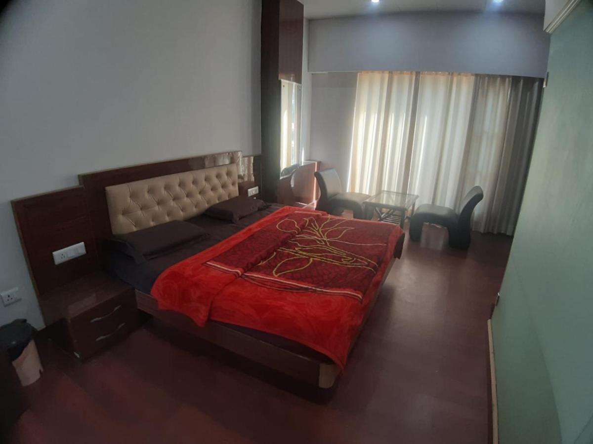 Destiny Hotel Solan Esterno foto