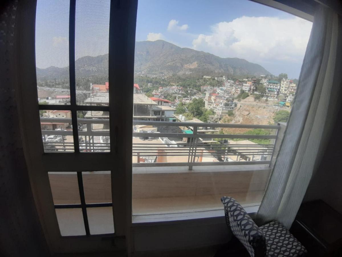 Destiny Hotel Solan Esterno foto