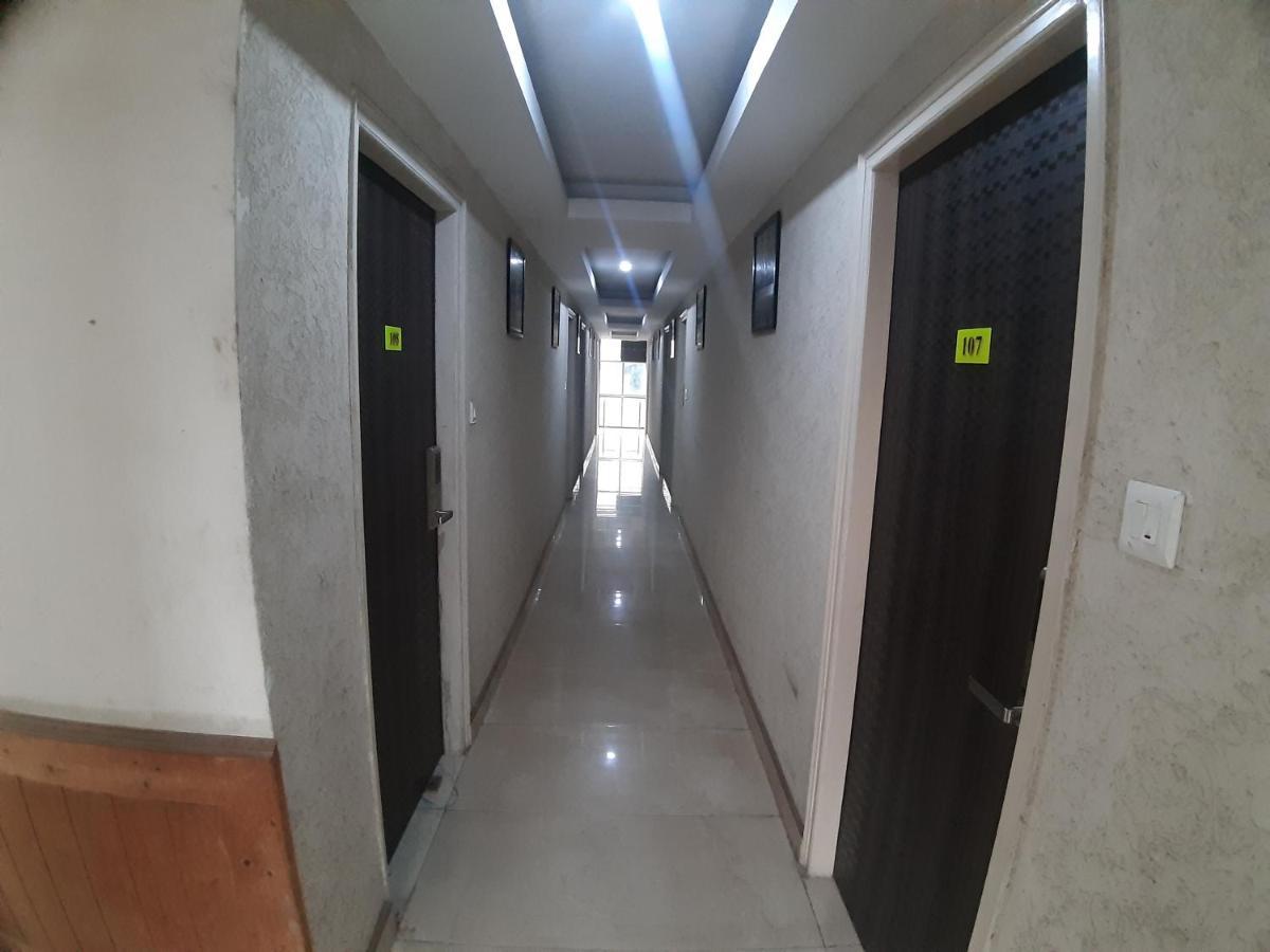 Destiny Hotel Solan Esterno foto