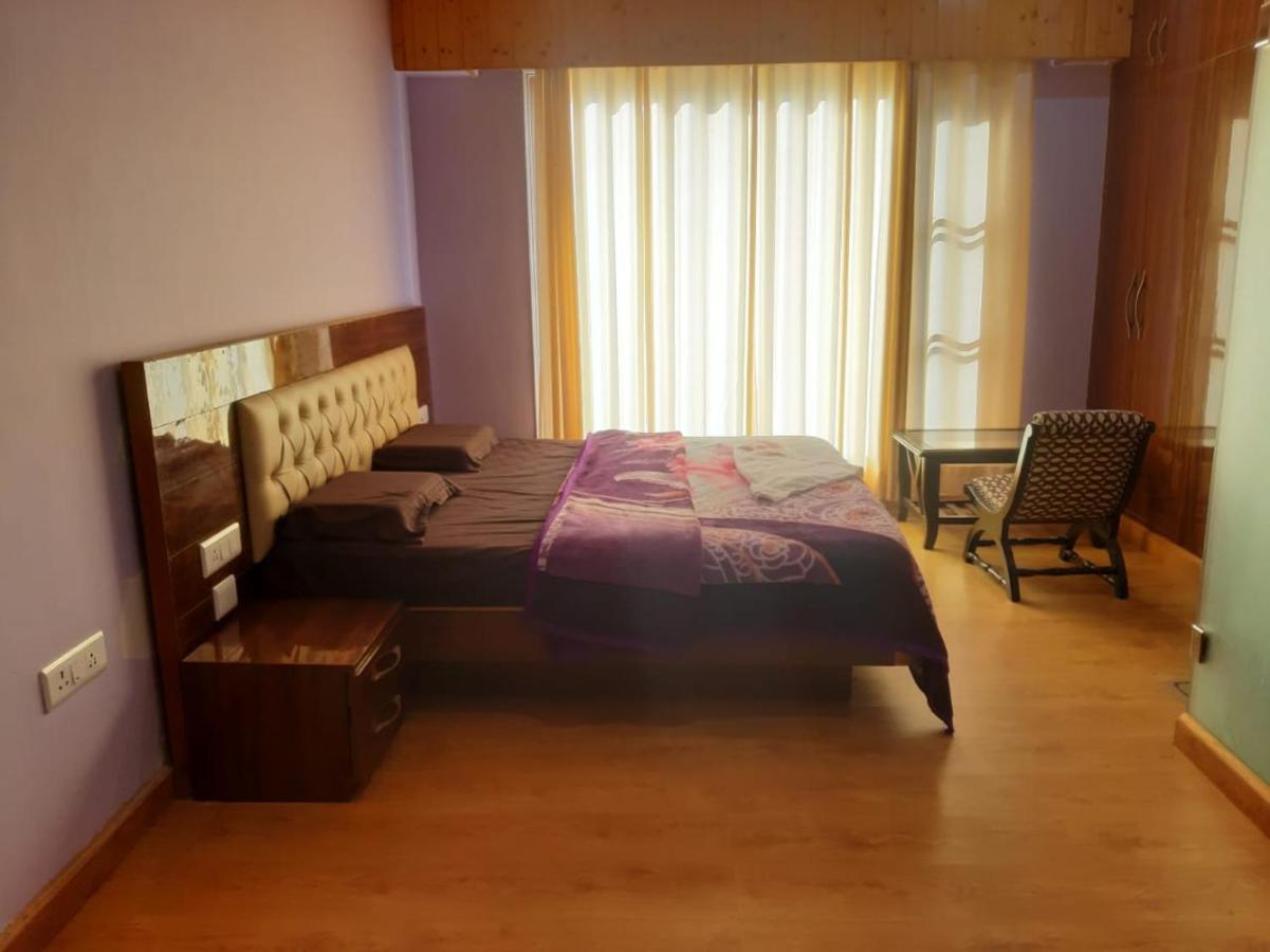 Destiny Hotel Solan Esterno foto
